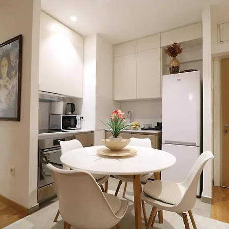 Waterfront Shine 公寓 *