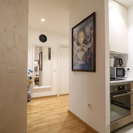 Waterfront Shine * Βελιγράδι