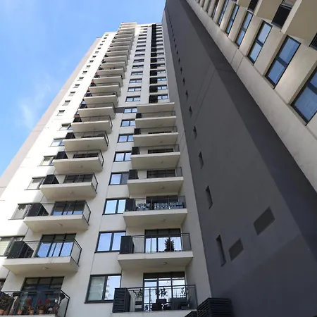 Waterfront Shine Βελιγράδι